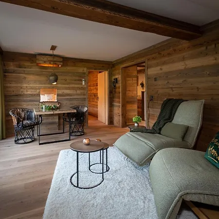 Serviced Eigerblick Apartment